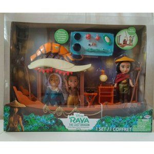 Disney Raya And The Last Dragon, 6" Raya And Crew Shrimporium Gift Set, 25+ pc.